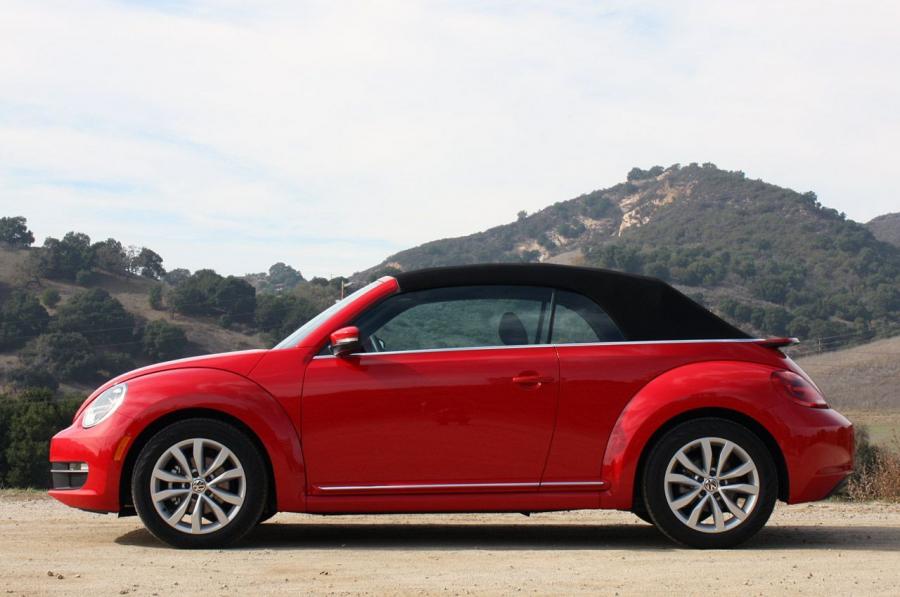  Volkswagen Beetle TDi Cabriolet 2013 года  (фото 6 из 40)